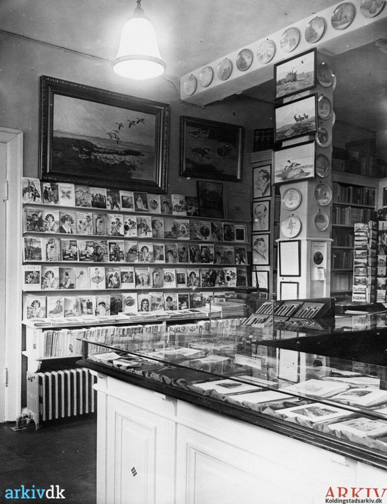 Schæffers boghandel, er en af de større og kendte boghandlere i Kolding, november 1941